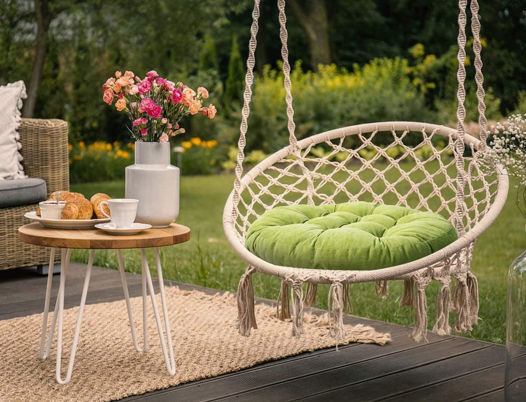 Green pillow on a Greenary background.