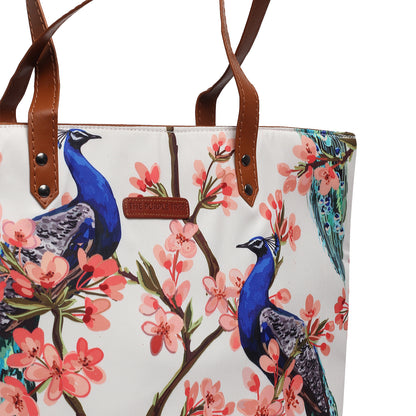  Bird-themed tote bag, spacious and trendy, a must-have accessory for bird lovers.