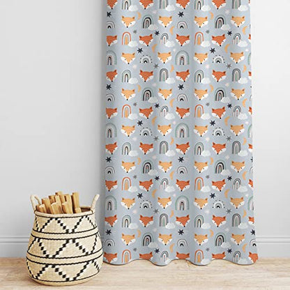 Fox-themed curtain for a whimsical and cozy atmosphere.