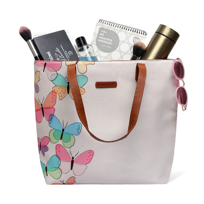 Show off your love for cats with this trendy tote bag adorned with a cat design.